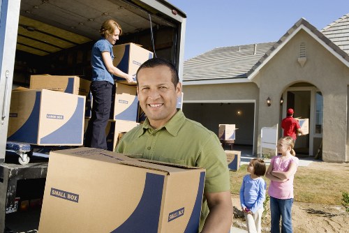 Flexible local removal help for homes and flats in Watford